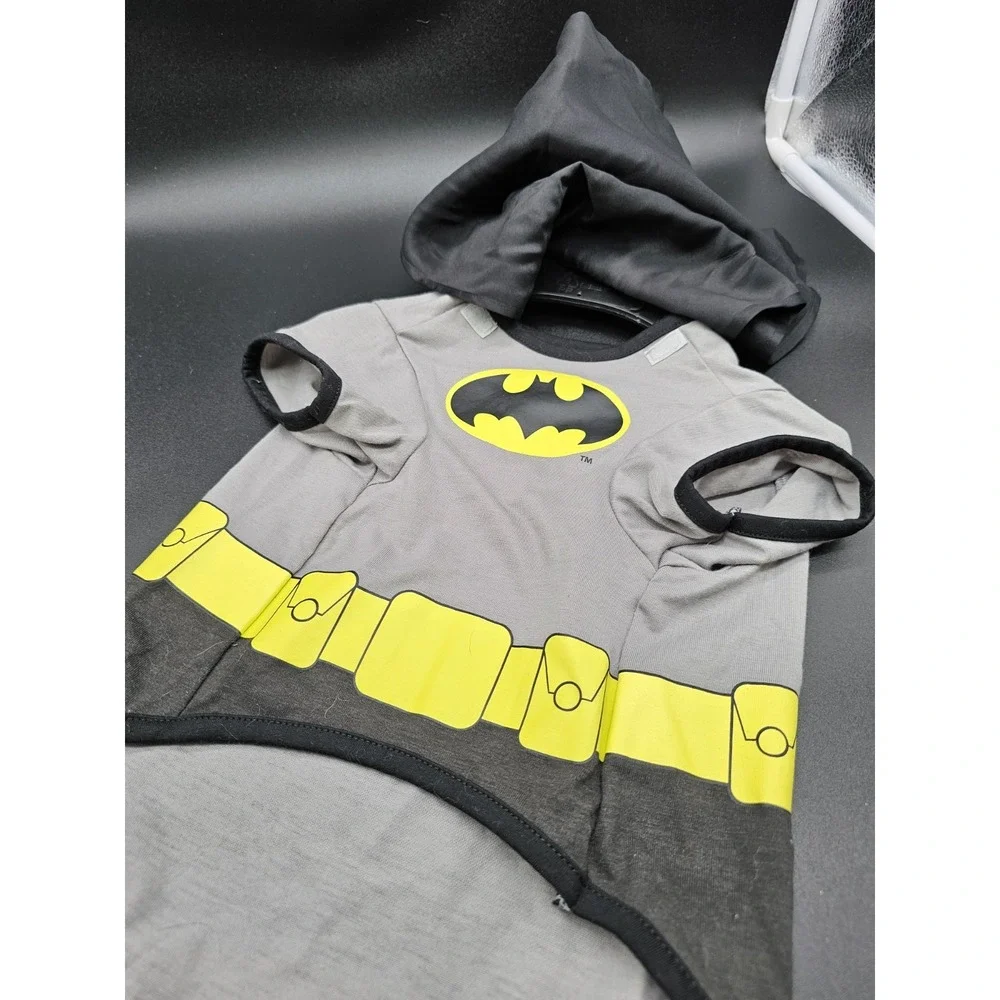 DC Comics Batman Dog Costume Medium Halloween Costume With Cape And Batman‎ Hood